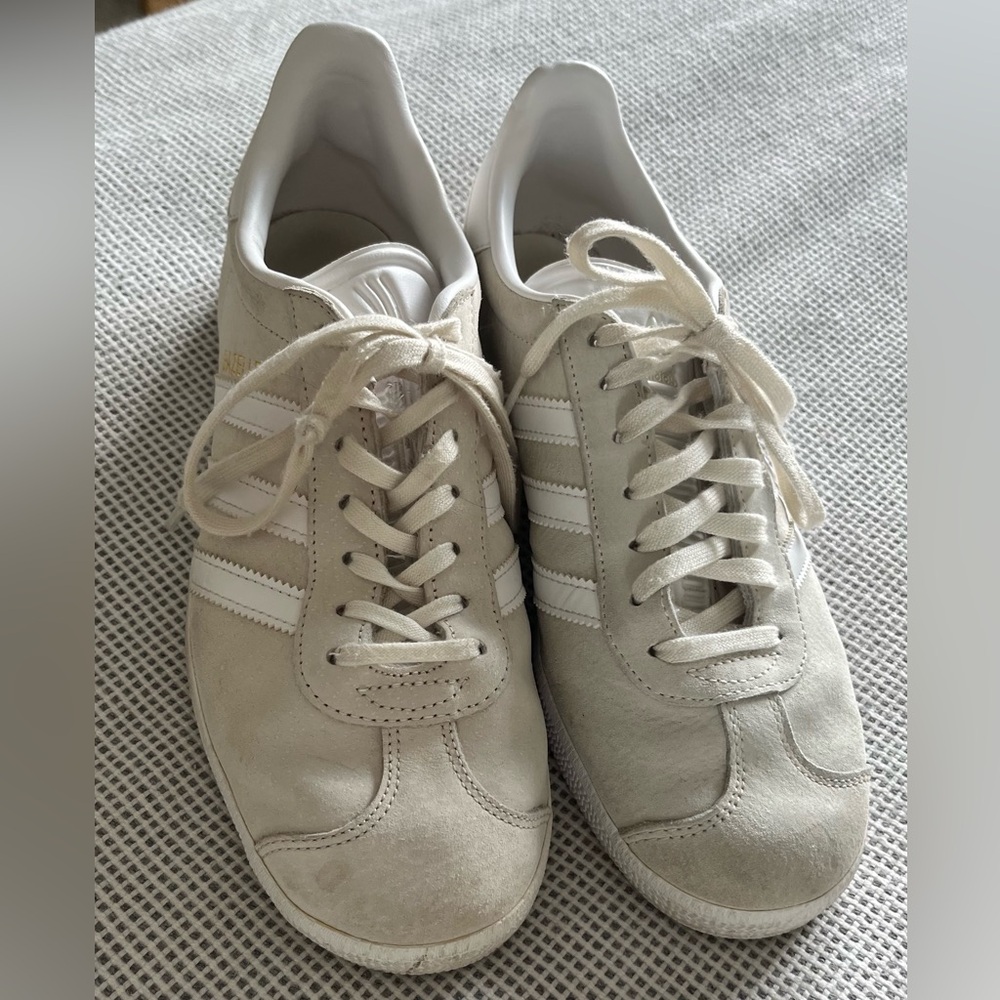 Adidas gazelle sneaker